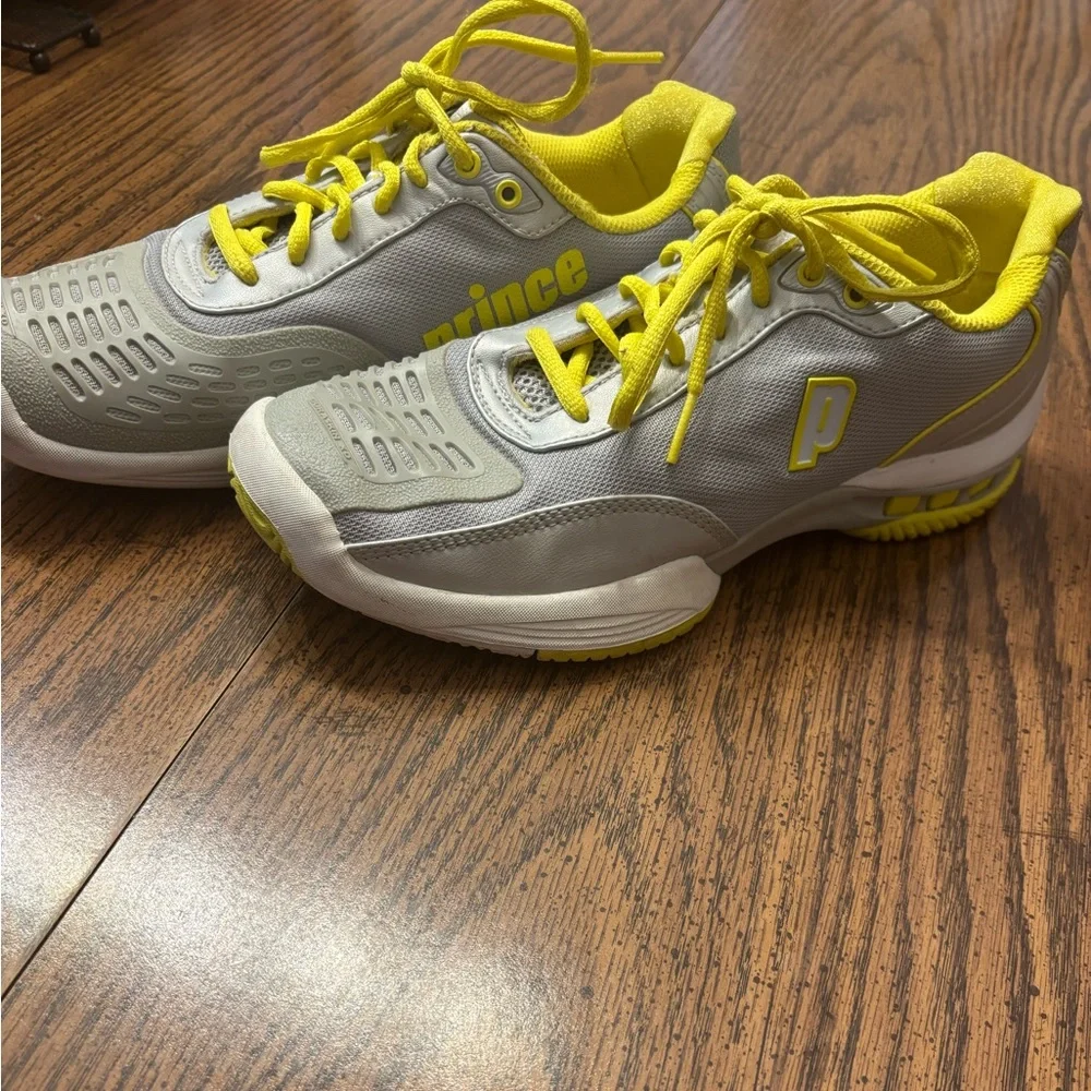 Women’s Prince tennis shoes 9.5 - Picture 3 of 7